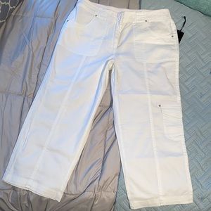 Coral Bay Petite comfort waist lightweight semi sheer capris white 10P